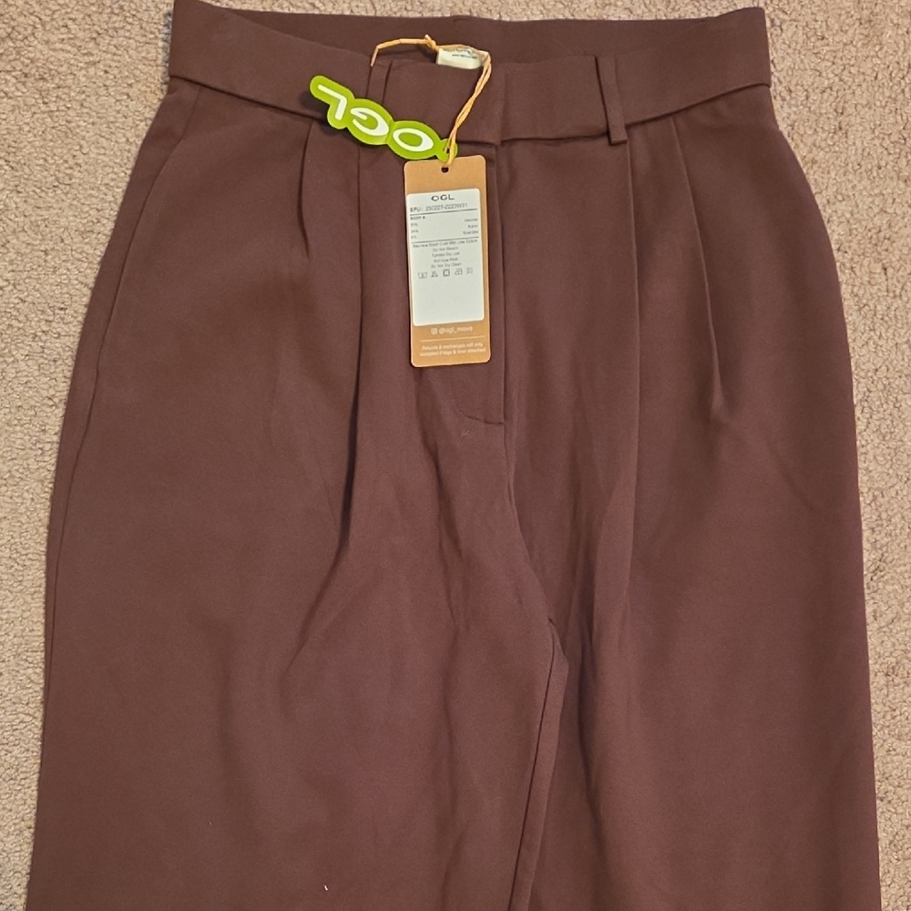*NWT* OGL Dark Brown Pleated Dress Pant